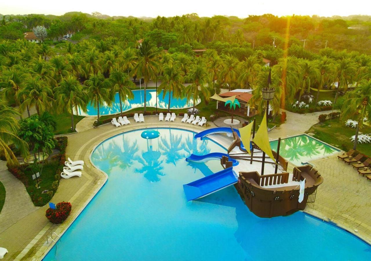 Las Veraneras Villas & Resort アカフトラ エクステリア 写真