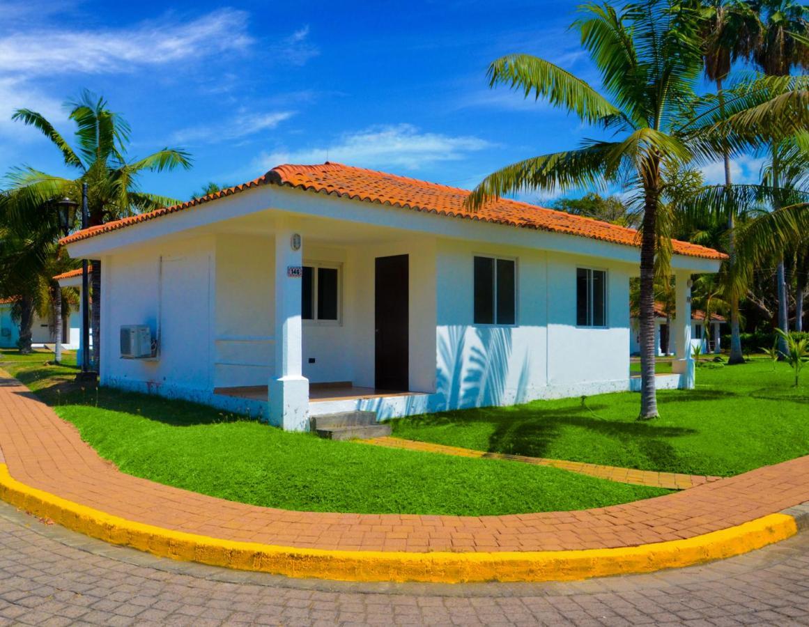 Las Veraneras Villas & Resort アカフトラ エクステリア 写真